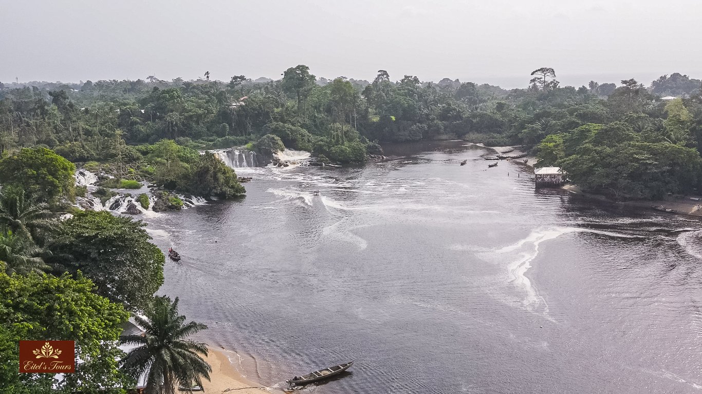 Coastal retreat in Kribi along the Atlantic Ocean